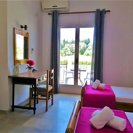 Nikos 1 Apartment *